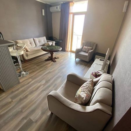 Orbi Plaza Apartment Batumi Esterno foto