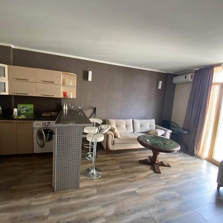 Orbi Plaza Apartment Batumi Esterno foto