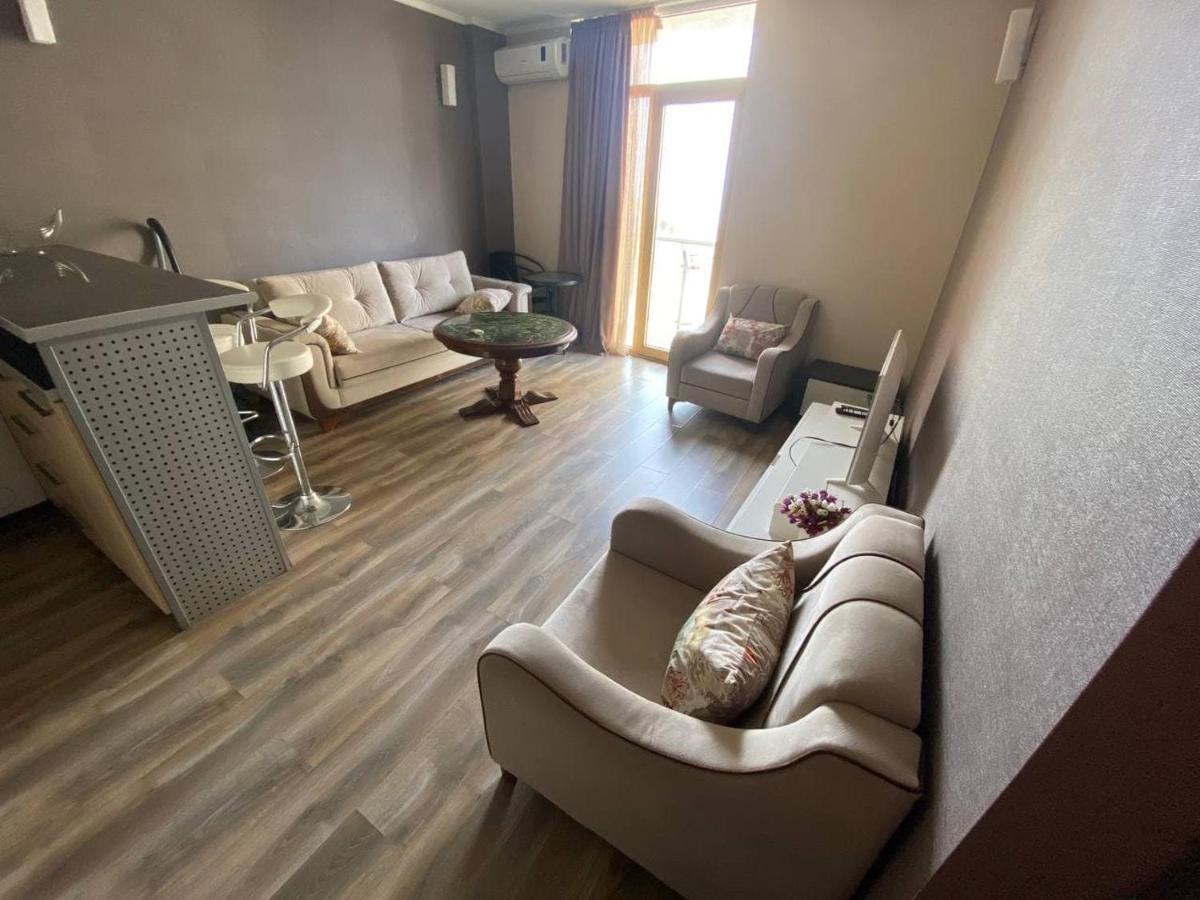 Orbi Plaza Apartment Batumi Esterno foto