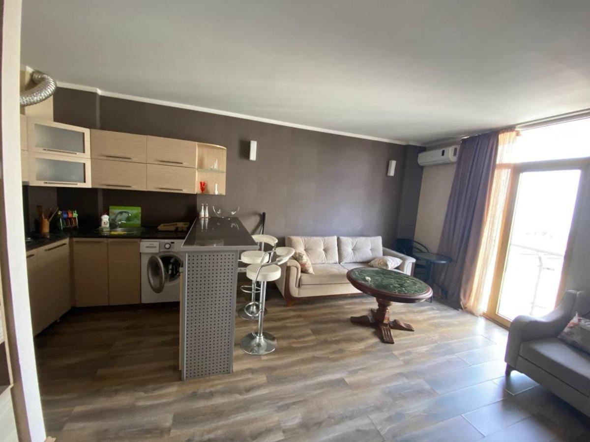 Orbi Plaza Apartment Batumi Esterno foto